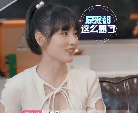 娱乐吃瓜李雪琴,从娱乐吃瓜到喜剧新星的华丽蜕变